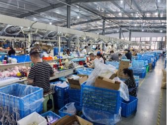 从无班可接到年销千万,95后厂二代在拼多多重塑义乌小商品产业